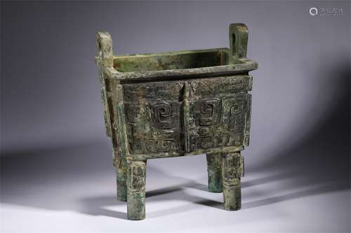 A WESTERN ZHOU DYNASTY SQUARE DING