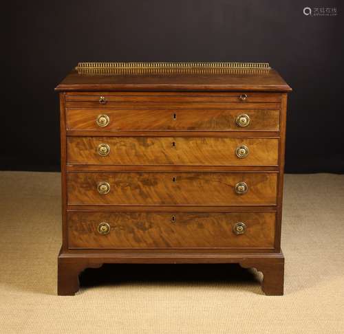 An Elegant Late Georgian Flame Mahogany Chest of Drawers wit...