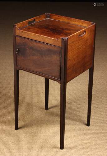 A Sheraton Period Mahogany Tray-topped Bedside Cabinet,