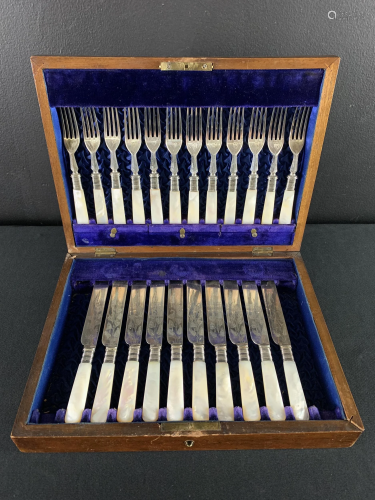 Edwardian John Round England Dessert Flatware