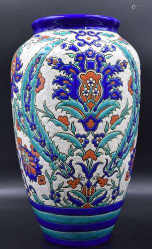 Vase Boch Kéramis à décor Iznik. Ht : 35 cm.