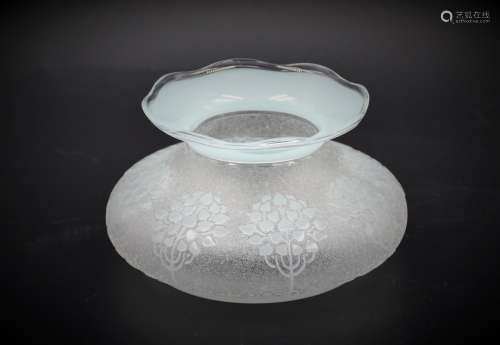 Vase art nouveau en cristal du Val St Lambert à décor doublé...