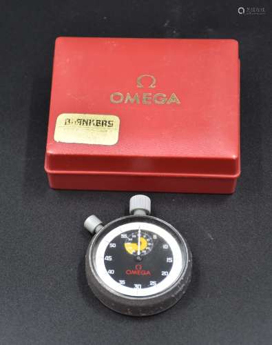 Chronomètre de marque Omega dans sa boîte. Vers 1970.