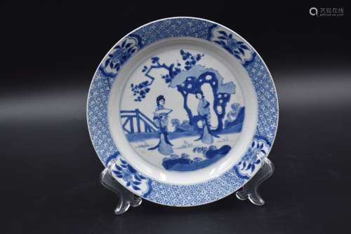 Assiette en porcelaine de Chine à décor blanc/bleu de deux é...