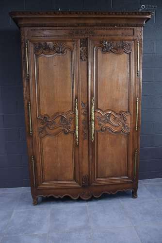 Armoire de mariage normande XVIIIème. Chêne. Ht : 230 cm.