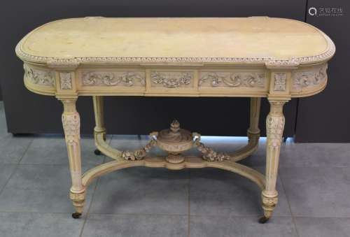 Table Napoléon III en bois patiné ouvrant sur un tiroir en c...