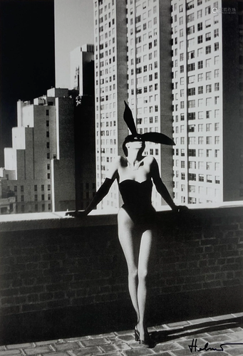 HELMUT NEWTON - Elsa Peretti As a Bunny, New York #1 -