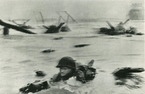 ROBERT CAPA - Omaha Beach, Normandy, France