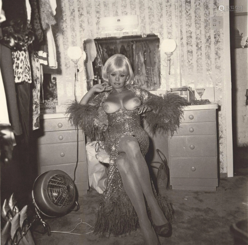 DIANE ARBUS - Topless Dancer in Her Dressing Room, San