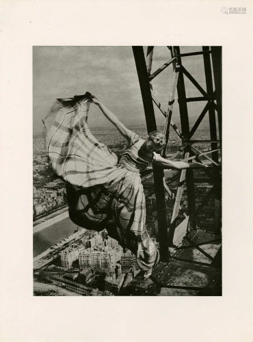 ERWIN BLUMENFELD - Lisa Fonssagrives on the Eiffel