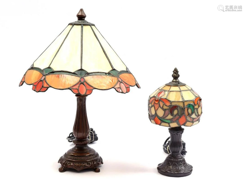 2 table lamps