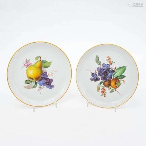 2 Wandteller Fruchtmalerei. Meissen 1980-1984.