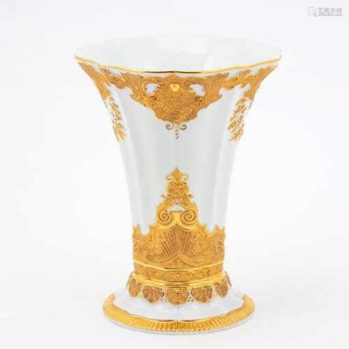 Prunkvase Goldbronze. Meissen 1957-1972.