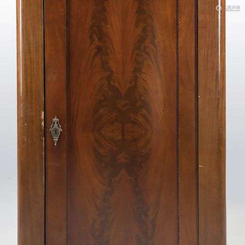 Biedermeier-Kleiderschrank