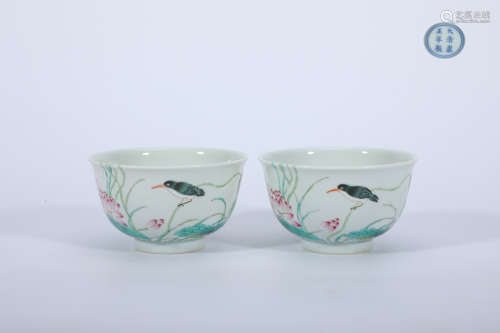 A Pair of Famille Rose Bird-And-Flower Bowl