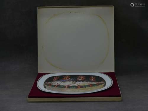 SALVADOR DALI, Plat en porcelaine 