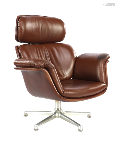 Artifort swivel armchair