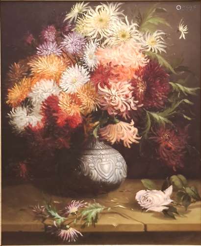 F. LANSALO Bouquet de chrysanthemes et rose dans un vase sur...