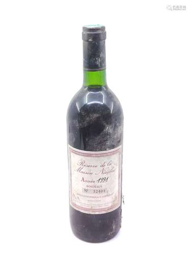 Bouteille de Bordeaux 1991 Léon D'Aubert pour Saint Nicolas.