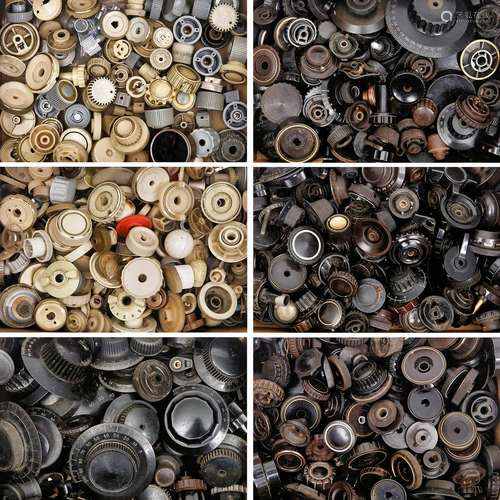 Over 1500 operating knobs for historical radios, c.