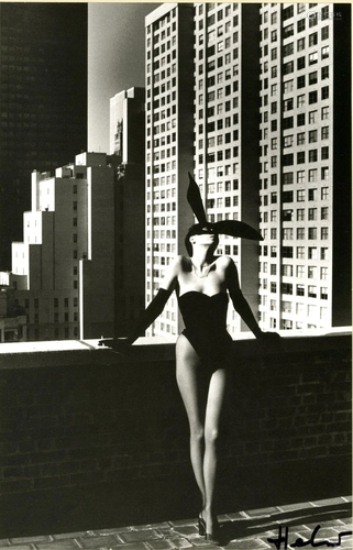 HELMUT NEWTON - Elsa Peretti As a Bunny, New York #1 -