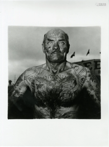 DIANE ARBUS - Tattooed Man at a Carnival, Maryland -