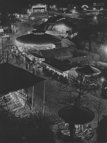 BRASSAI [gyula halasz] - Place d'Italie, fete foraine -