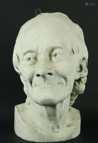 Buste d'applique de Voltaire en plâtre sculpté. Fin du XIXèm...