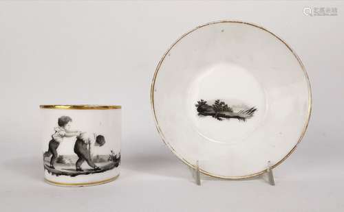 PARIS, manufacture de DAGOTY et E. HONORE (1810-1819). Tasse...