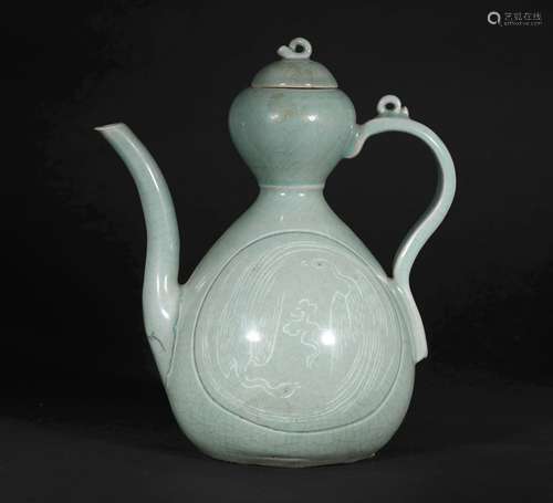 A SONG DYNASTY KOREA PORCELAIN HANDLED EWER POT