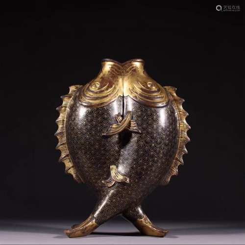 A QING DYNASTY COPPER BODY PINCH WIRE GILT DOUBLE FISH BOTTL...