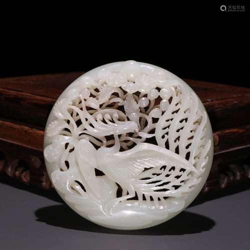 A QING DYNASTY HETIAN JADE CARVED PHOENIX BELT PLATE