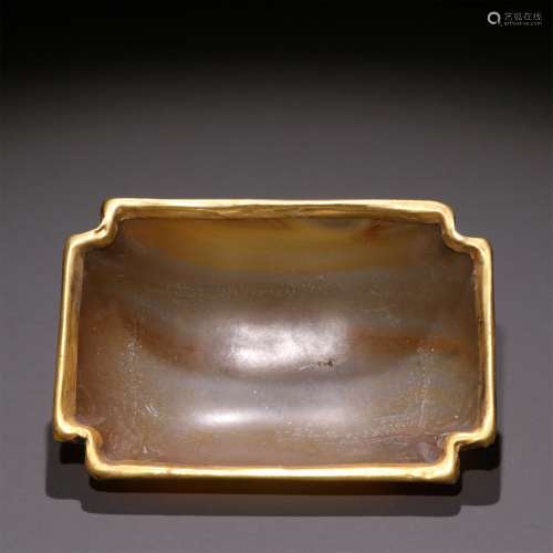 A LIAO DYNASTY AGATE WRAPPED SILVER GILDING CUP
