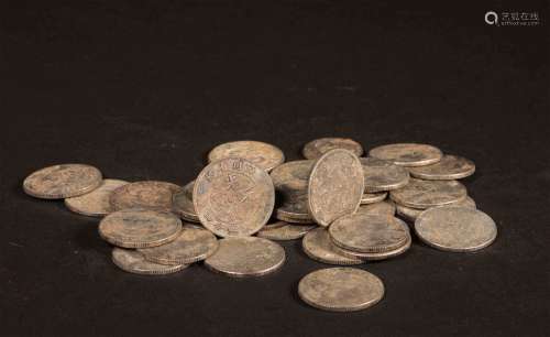 A SET OF MINGUO COINS