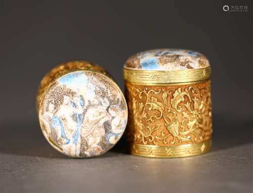 A PAIR OF PURE GOLD PAINTED ENAMEL COVERED BOXES