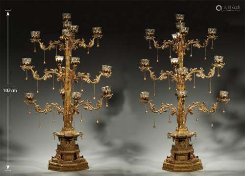 A PAIR OF SONG DYNASTY GILDED CRYSTAL LAMPS