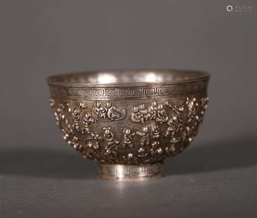 A QING DYNASTY PURE SILVER BABY PLAYING CUP