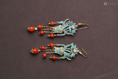 A Feather Inlaid with Red Agate Silver Earring