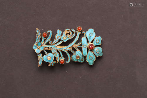 A Blue Feather Inlaid Flower Pattern Silver Brooch