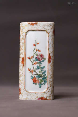 A Famille Rose Flower Pattern Porcelain Paper Weight