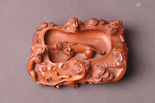 A Carved Beast Wood Brush Washer