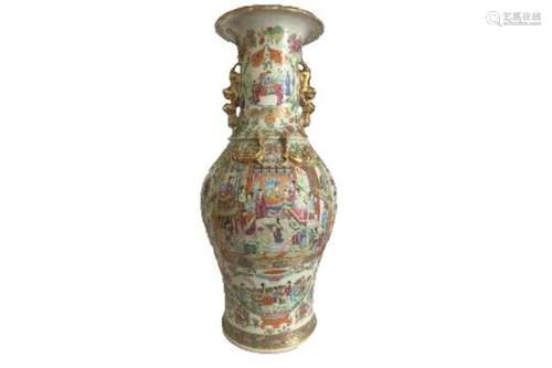 Large Late Ming Chinese Famille Rose Vase