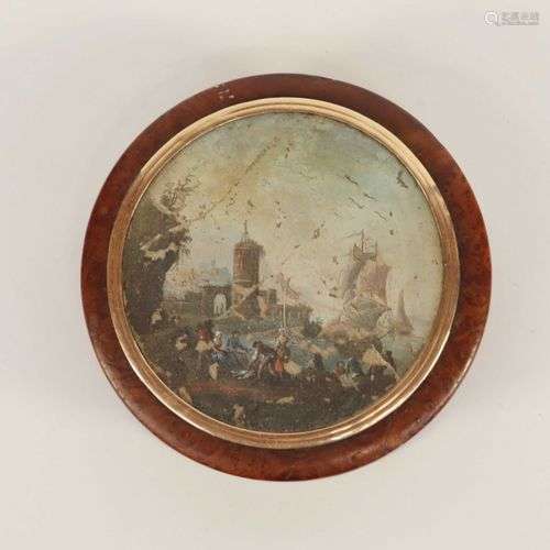 Boite ronde en écaille et loupe, ornée d une miniature d une...