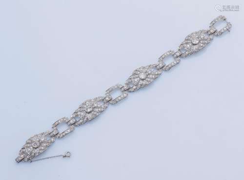 Bracelet ruban articulé en platine (950 ‰) à maillons fleuro...