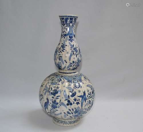 DELFT Vase en faïence à double gourde, à décor en camaïeu bl...