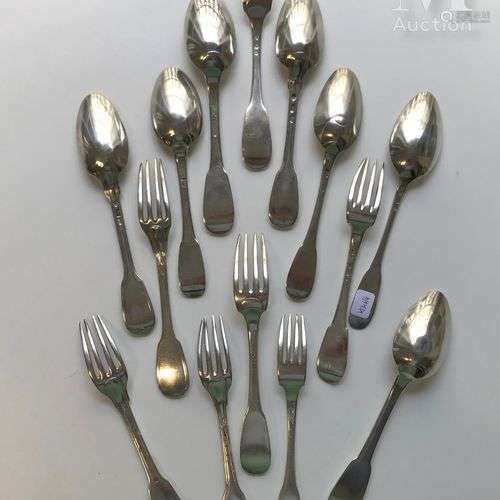 Lot de 10 fourchettes et 10 cuillers de table en argent unip...