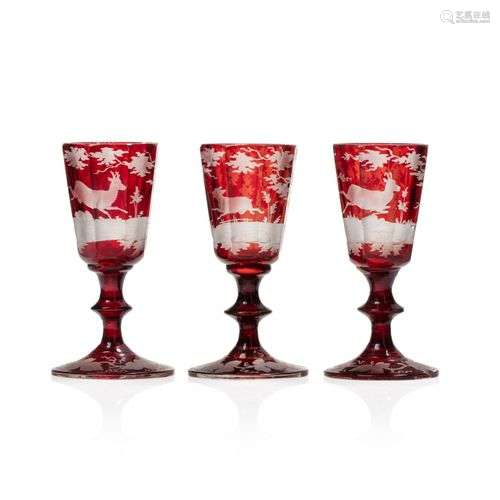 Ensemble de trois verres en cristal de Bohême,