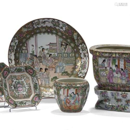 CANTON Ensemble en porcelaine polychrome comprenant : - une ...