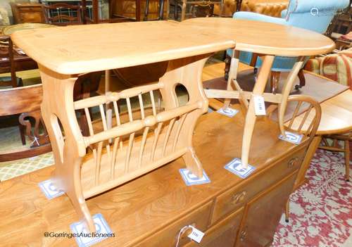 An Ercol elm circular occasional table, 60cm diameter, heigh...