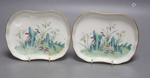 A pair of Chinese enamelled porcelain shaped dishes, length ...